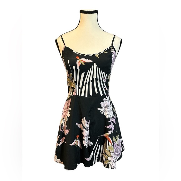 Band of Gypsies Pants - Band of Gypsies Black and White Romper with Pink Accents HAS POCKETS!